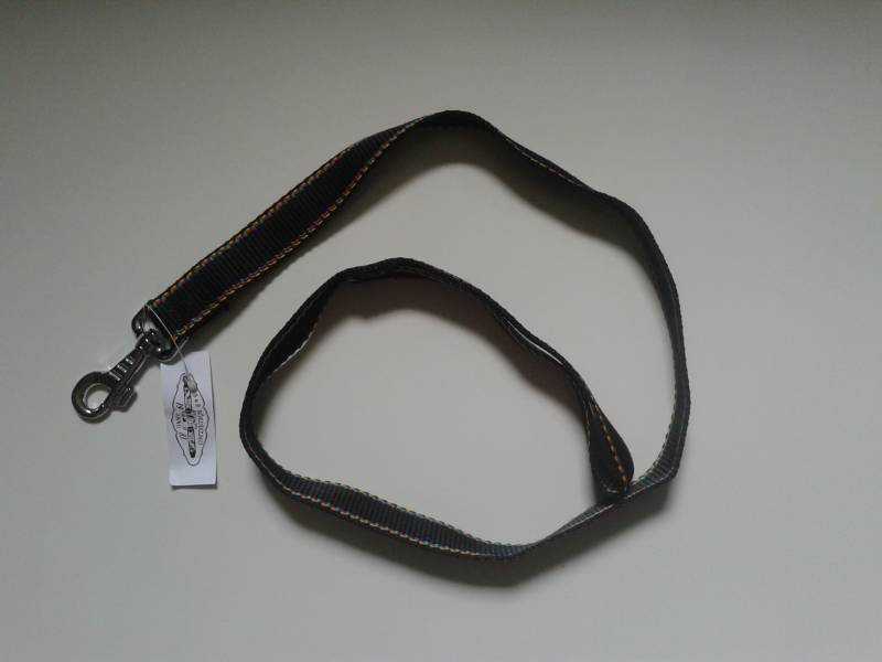 Mintás fekete vezető 1,2 m/25 mm, BB006